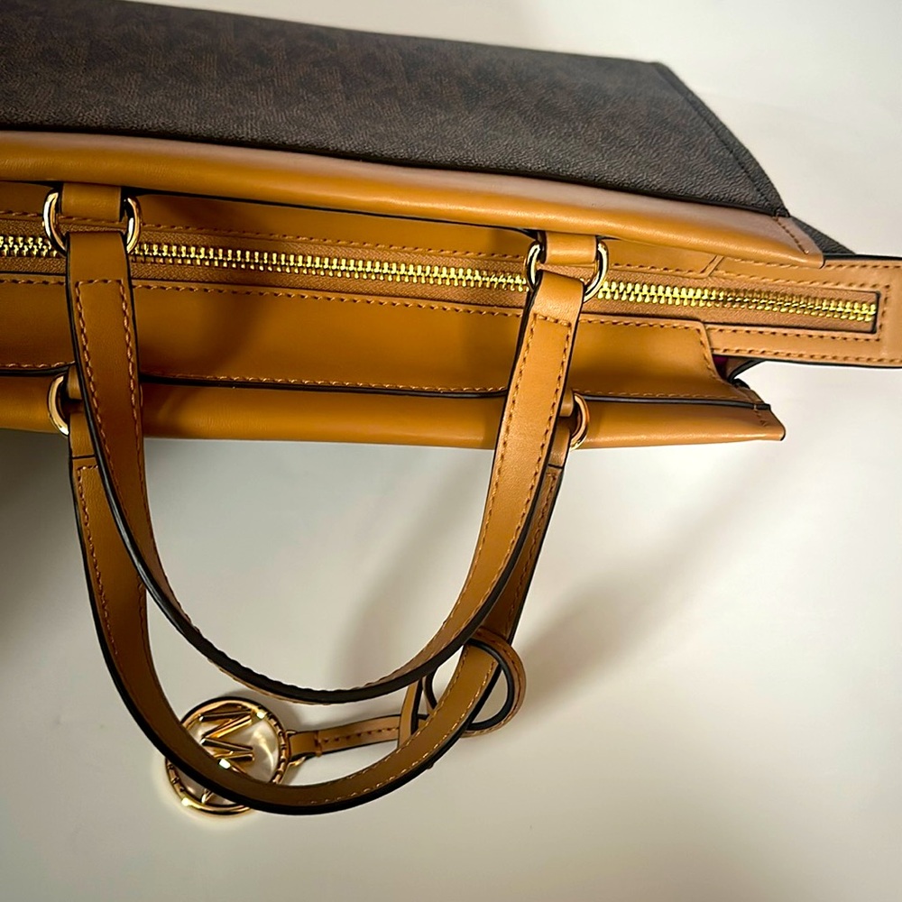 Micheal kors small tote bag - Picture 5 of 6